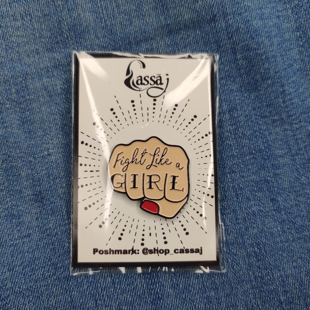 "Fight Like a Girl" Enamel Pin Women Empowered - Picture 5 of 5